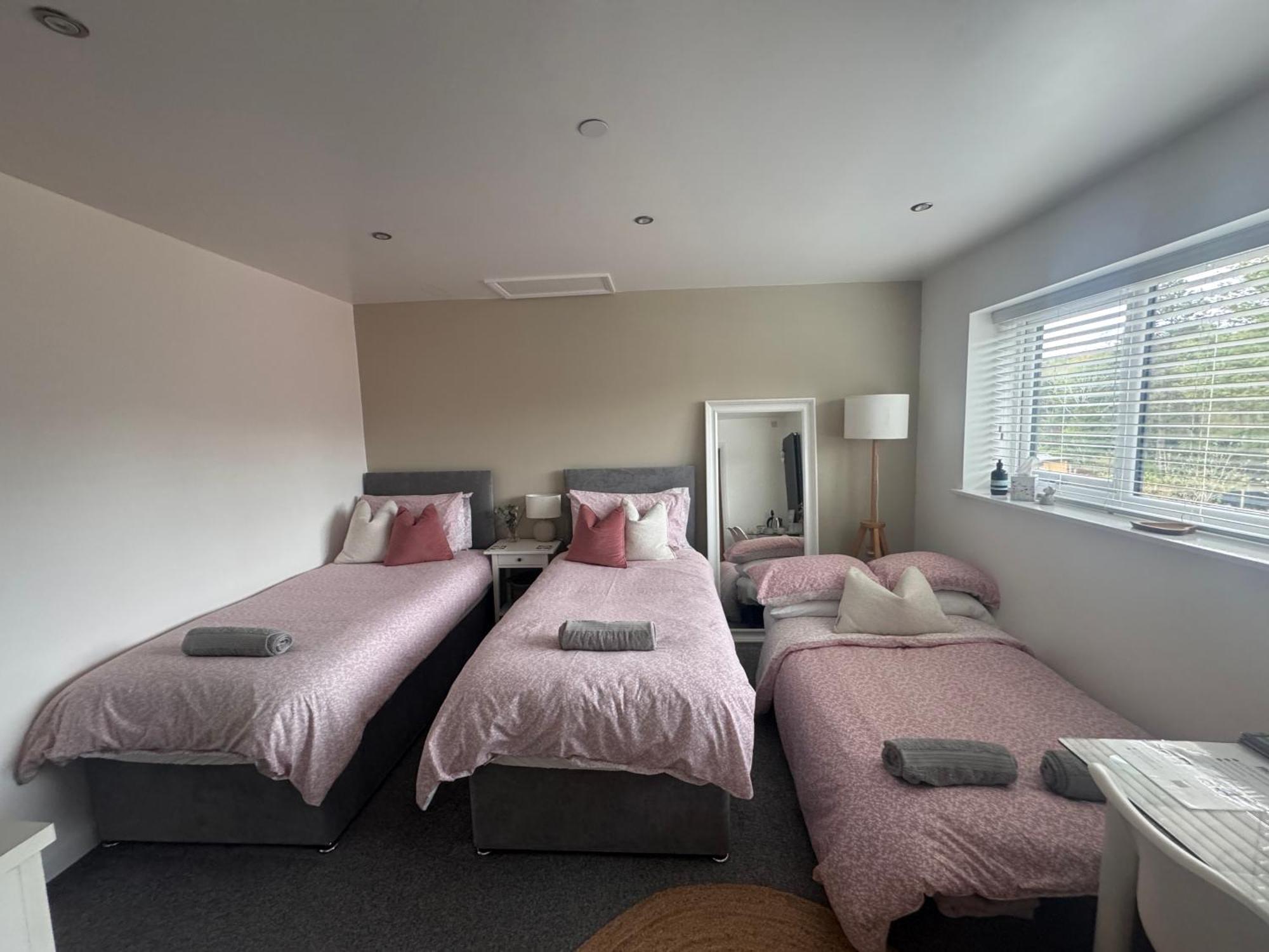 Abbey'S Inn Cheadle  Ngoại thất bức ảnh